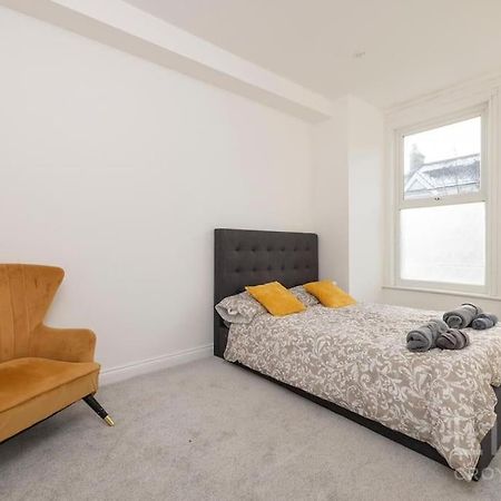 2 Bed Flat -Zone 1-4 London Apartman Thornton Heath Kültér fotó